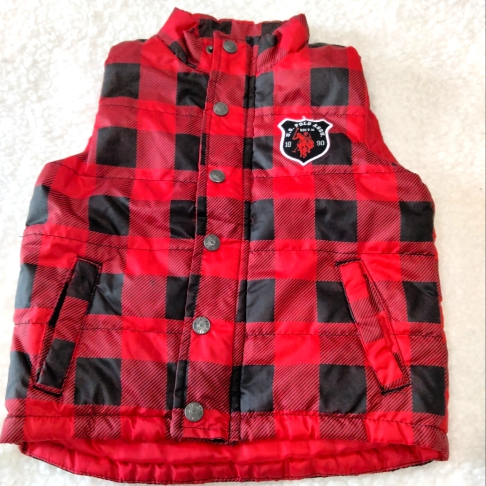U.S. POLO ASSN red black buffalo plaid winter puffer vest zip and button Size 3T